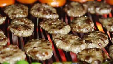 Köftede domuz eti, pul biberde boya, sucukta at- eşek eti, yoğurtta jelatin...