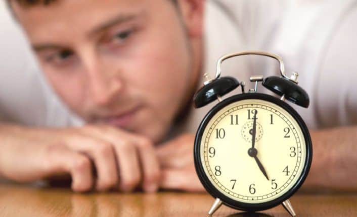 Aralıklı Oruç (Intermittent Fasting) Nedir? Faydaları Neler Kimler Yapmalı?