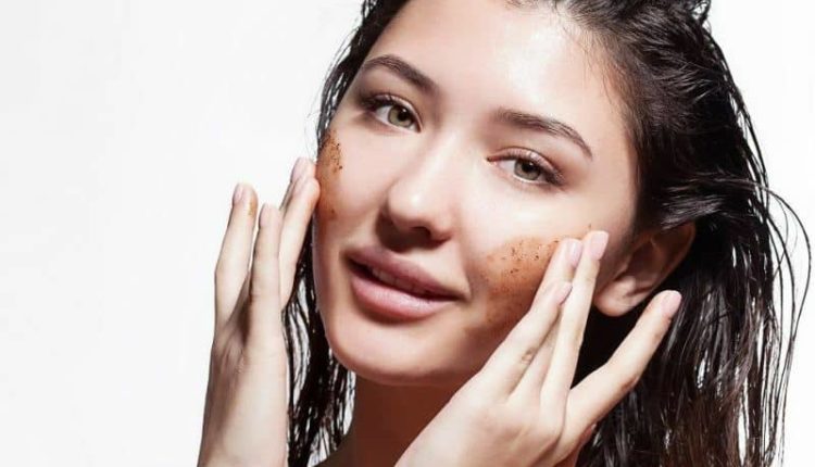 Cildinizi parlatacak ve canlandıracak yüz peeling maskeleri