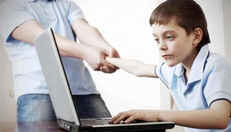 Çocuğunuzu internet bağımlısı olmaktan nasıl korursunuz?