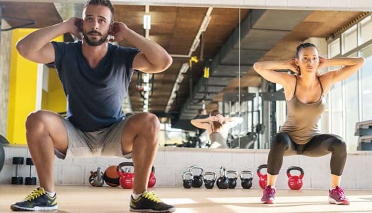 Squat nedir, nasıl yapılır, neye iyi gelir? Kalça ve bacakları toplar mı, sıkılaştırır mı?