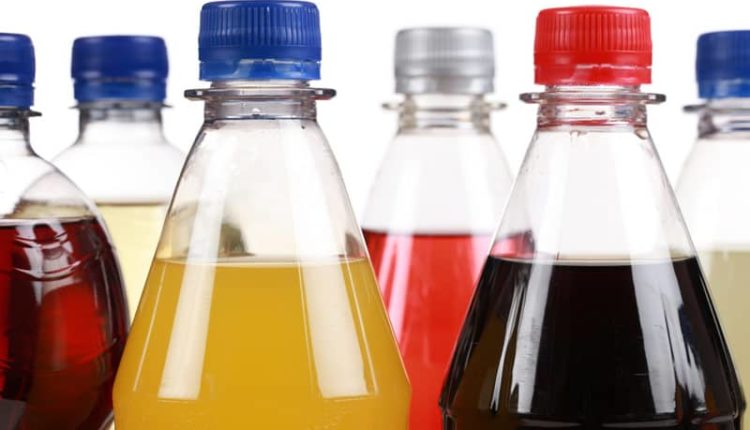 Obeziteye savaş açmak için şekerli içeceklere vergi zammı önerisi