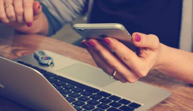 Telefon kullanırken farkında olmadan yaptığınız 5 büyük hata