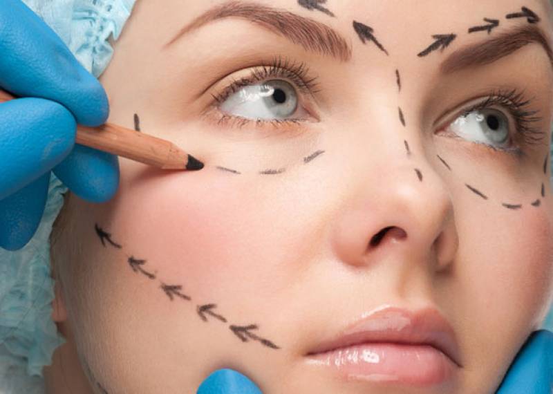 En doğru sonuç için hangi yaşta hangi estetik operasyon yapılmalı?