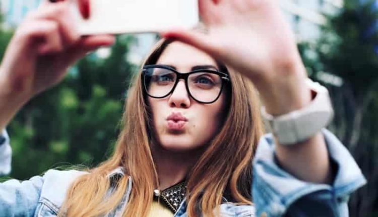 Nasıl fotojenik olunur? Güzel poz verilir?