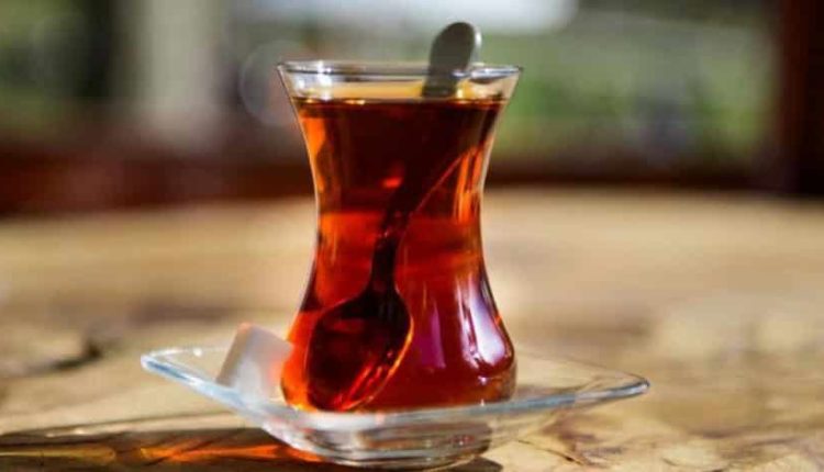 Çay severler dikkat! Boyalı çay içiyor olabilirsiniz
