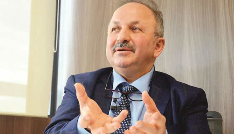 Prof. Dr. Recep Öztürk, "Kurallara uyulmazsa salgın iki yıl daha sürebilir"