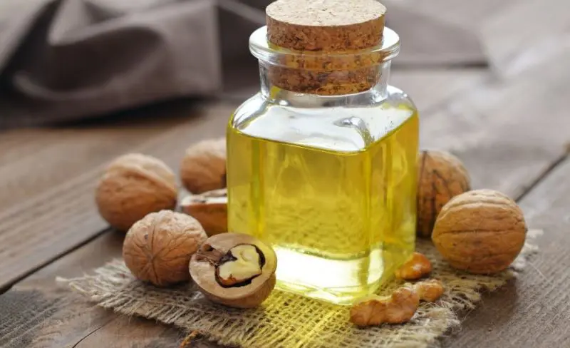 Ceviz yağı kaşa sürülür mü, cilt lekelerine iyi gelir mi? 63 Ceviz yağı kaşa sürülür mü, cilt lekelerine iyi gelir mi?