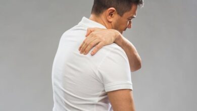 Evde kulunç ağrısına ne iyi gelir? Egzersizleri ve Saraçoğlu tedavisi