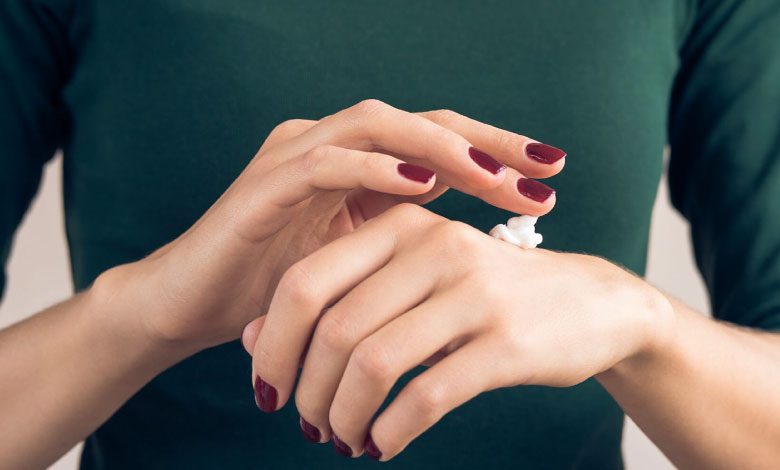 Kuru ve çatlak ellere evde ne iyi gelir? Ne yapmalı?